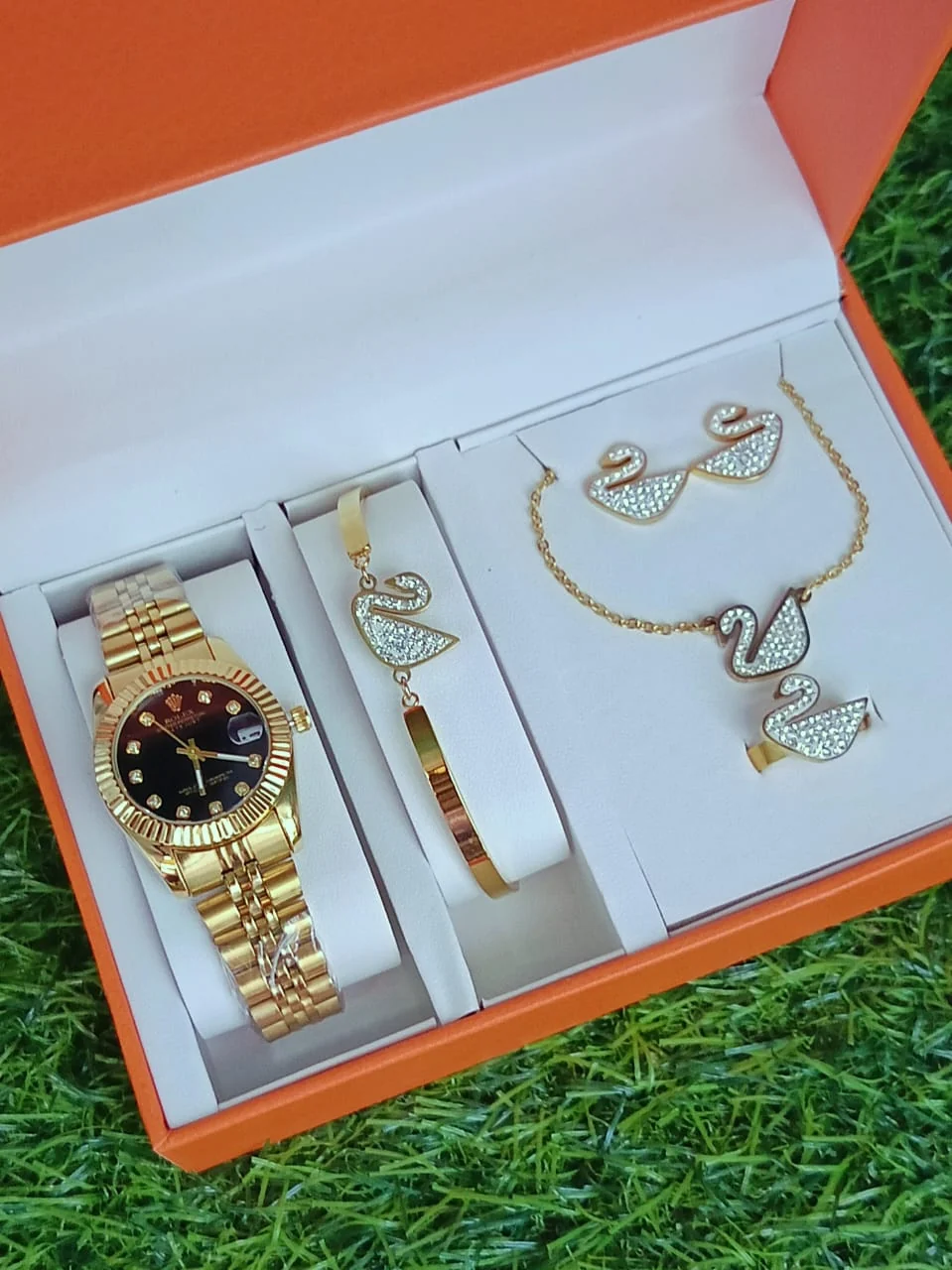 صورة طقم ساعة حريمي Lustre & Time من Zambeel مع إكسسوارات - الساعات الذكية والإكسسوارات