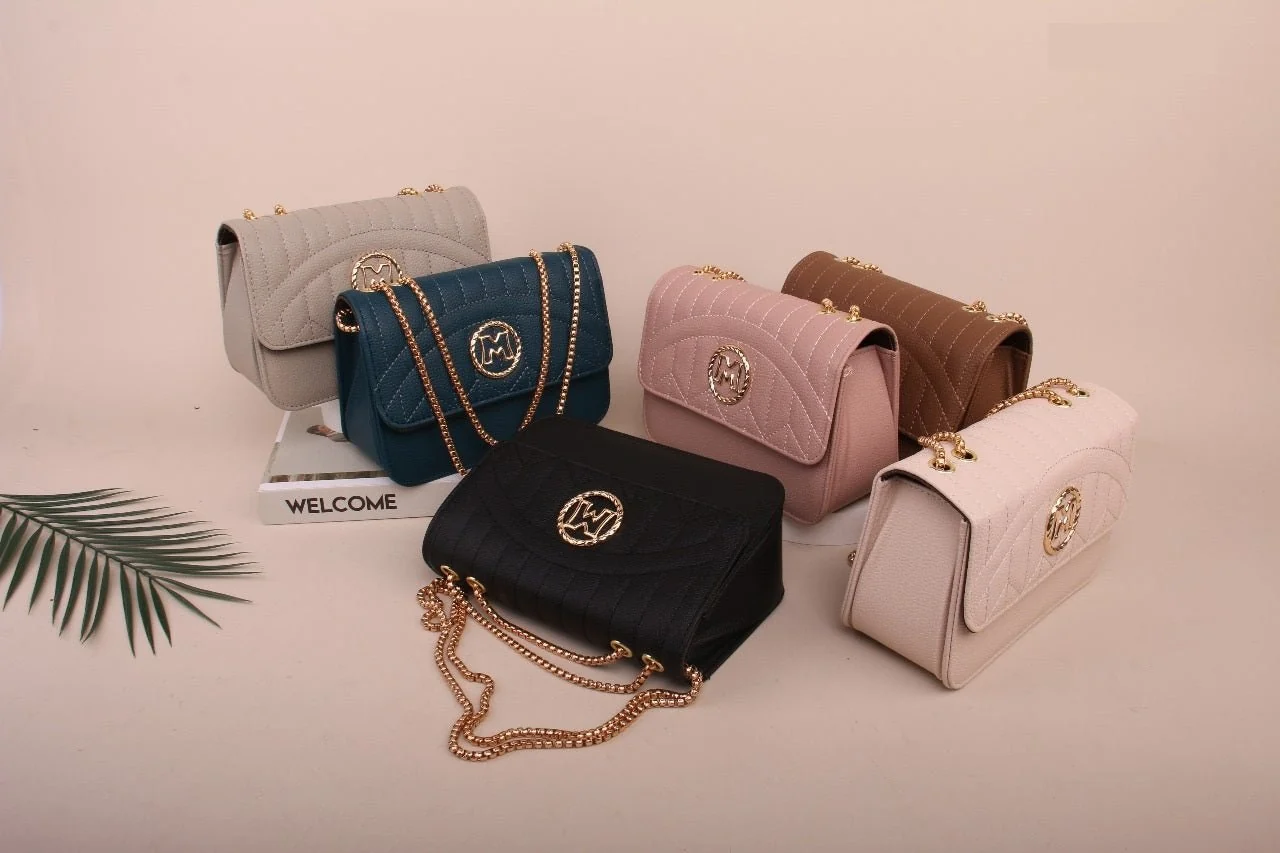 صورة شنطة كتف شيفيرون من زامبيل - Chevron Shoulder Bag - الأحذية والحقائب