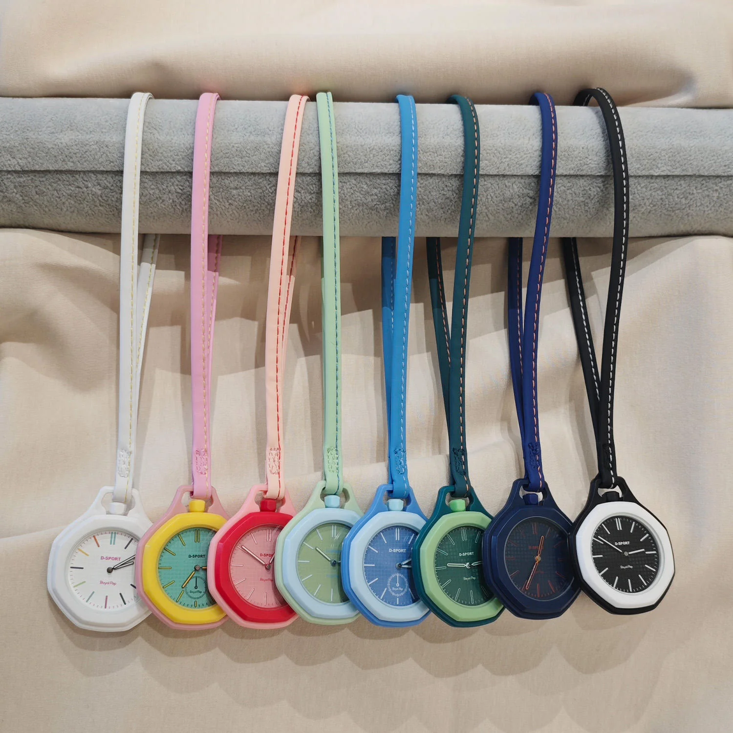 صورة ساعة Royal Pop موديل Otto Rosso من Audemars Piguet x Swatch - الساعات الذكية والإكسسوارات